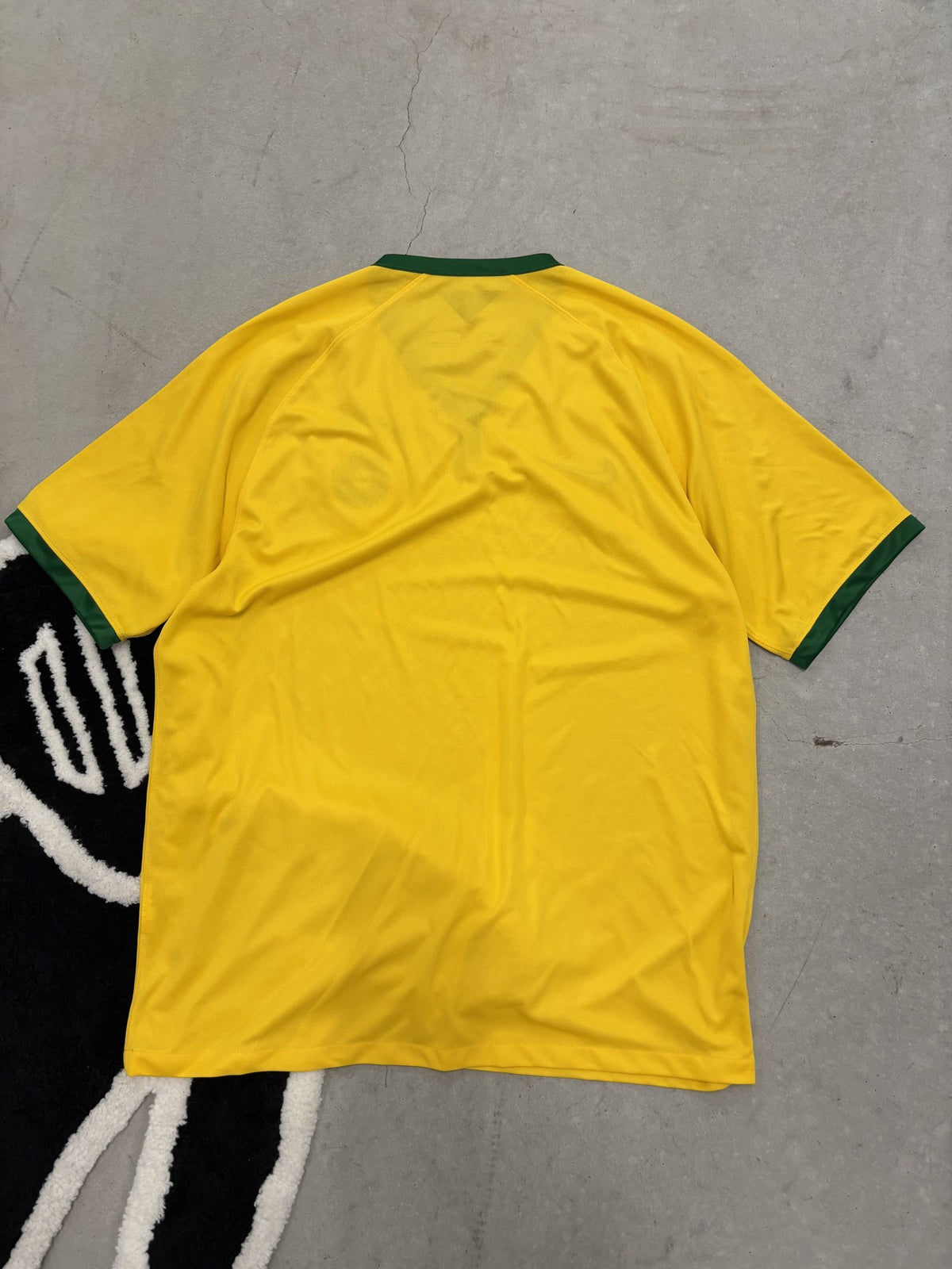 Nike 2014 Brazil National Team Jersey Size Large (Day 1)