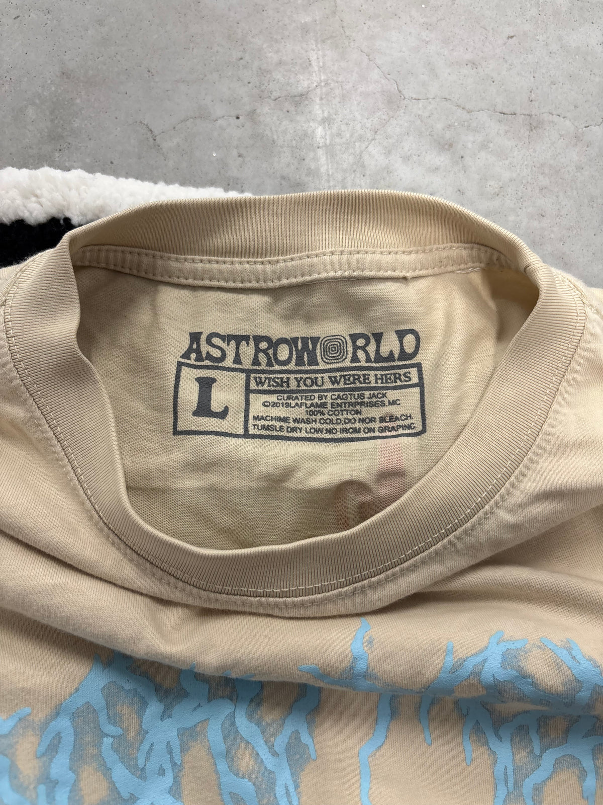 Travis Scott Astro world Wish You Were Here Tour Tee Sz Large (Day 12)