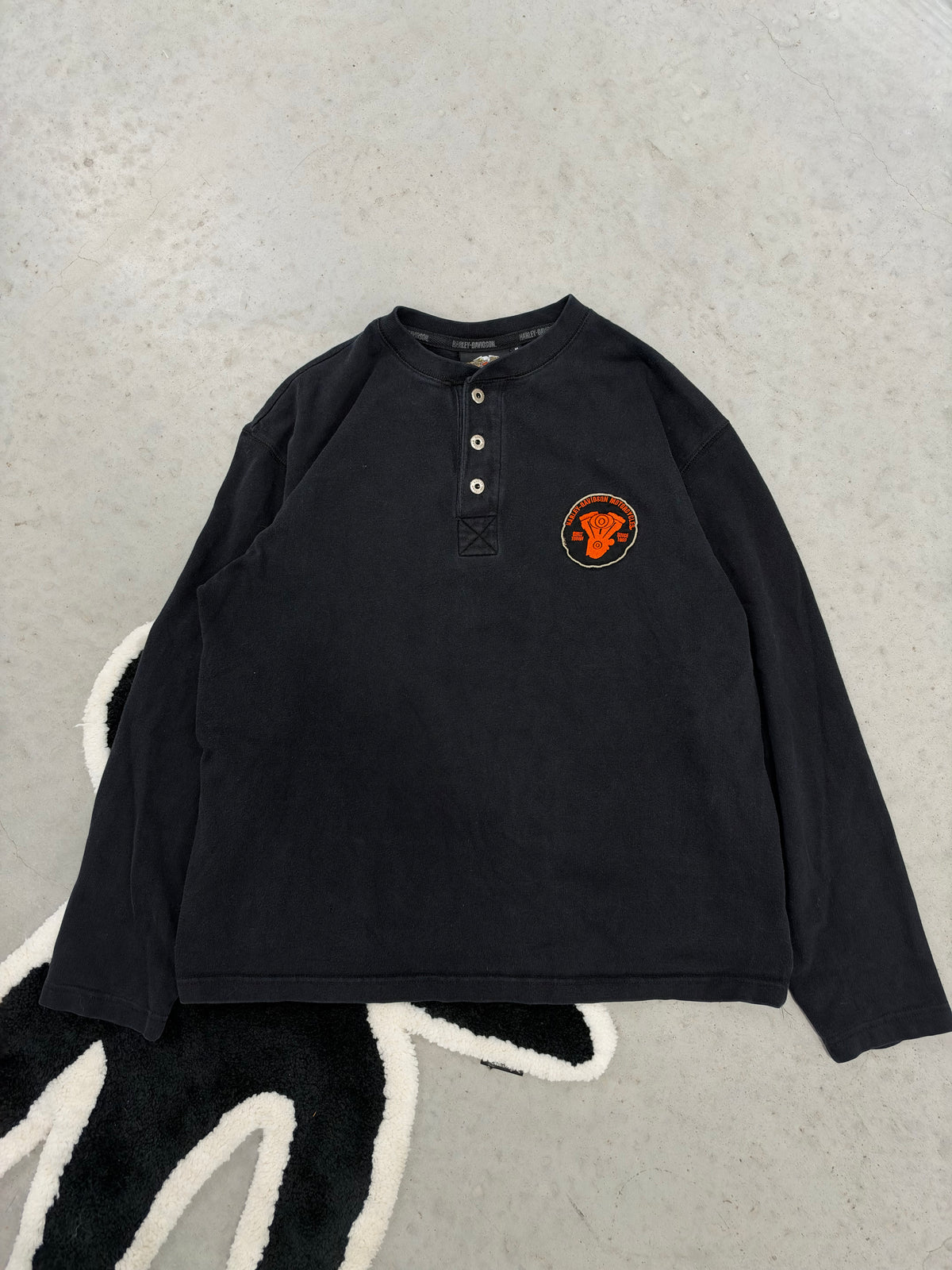 Harley Davidson Mens Black Long Sleeve Henley Shirt Engine Graphic Size M (Day 38)