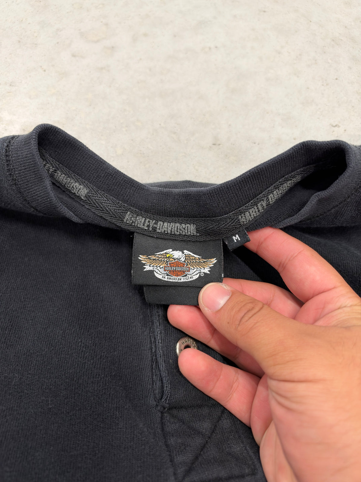 Harley Davidson Mens Black Long Sleeve Henley Shirt Engine Graphic Size M (Day 38)