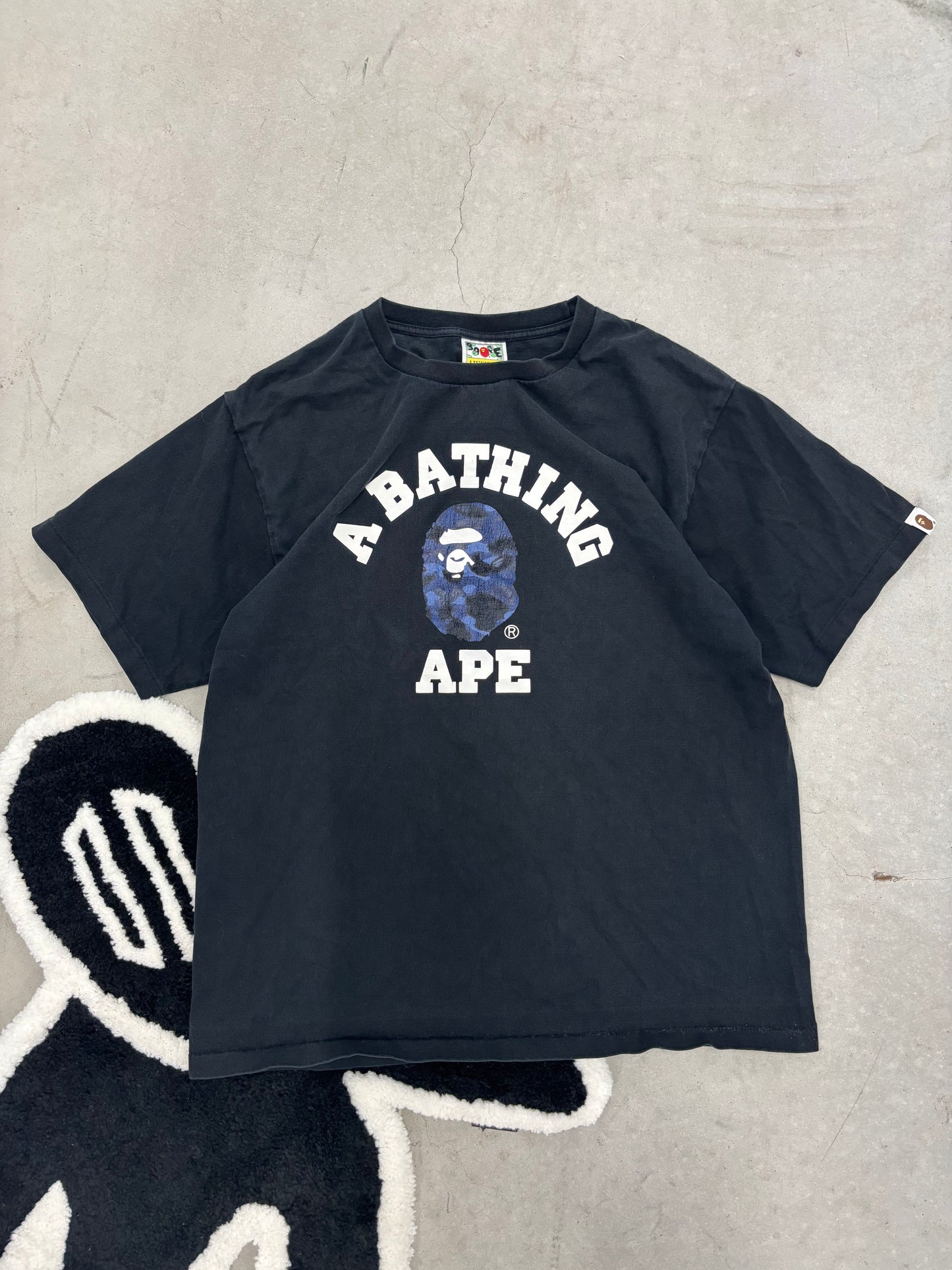 BAPE A Bathing Ape Tee Sz Large (Day 6)