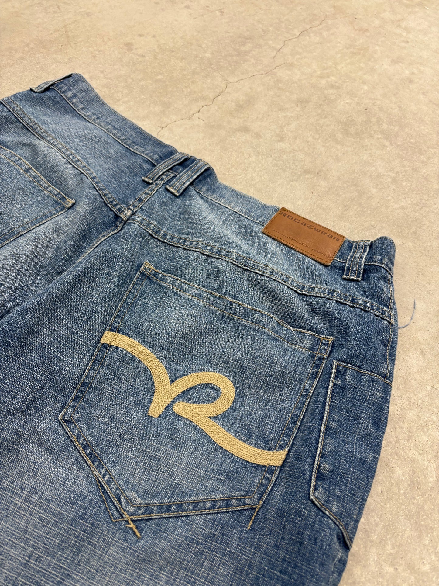 Vintage Rocawear Stonewash Denim Jorts Sz 36