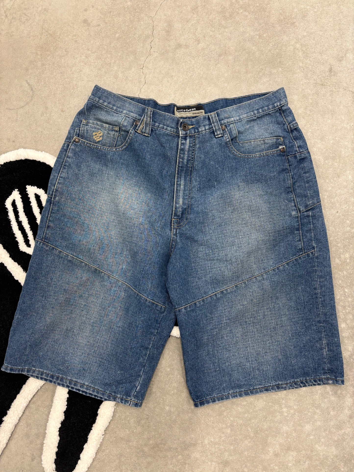 Vintage Rocawear Stonewash Denim Jorts Sz 36