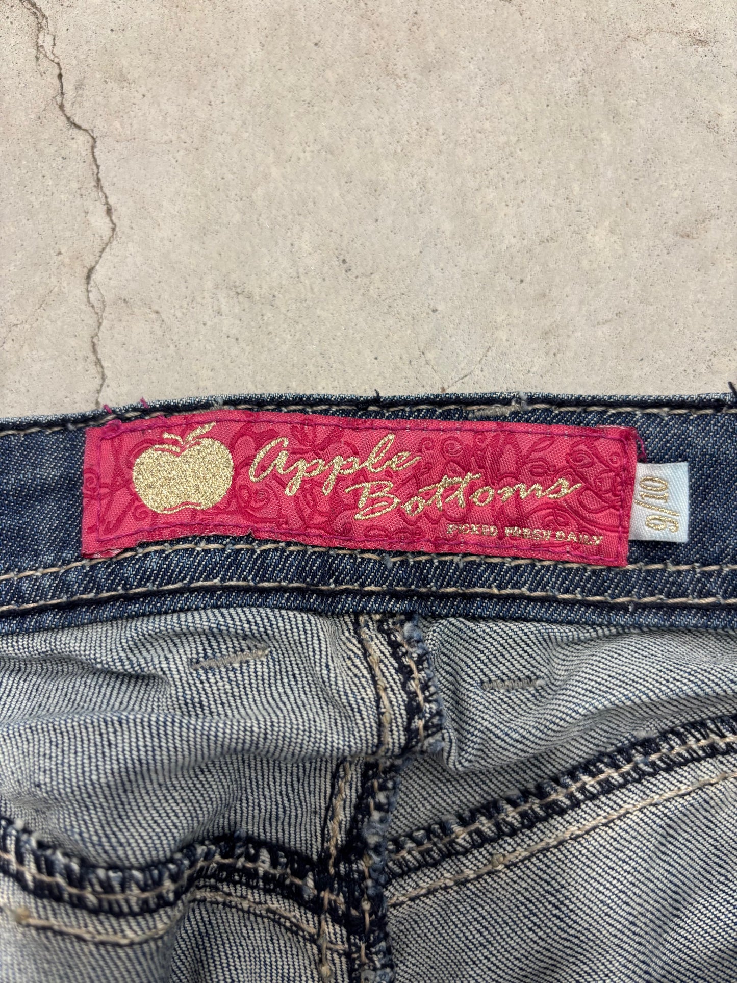 Apple Bottoms Embellished Jeans Sz 9/10