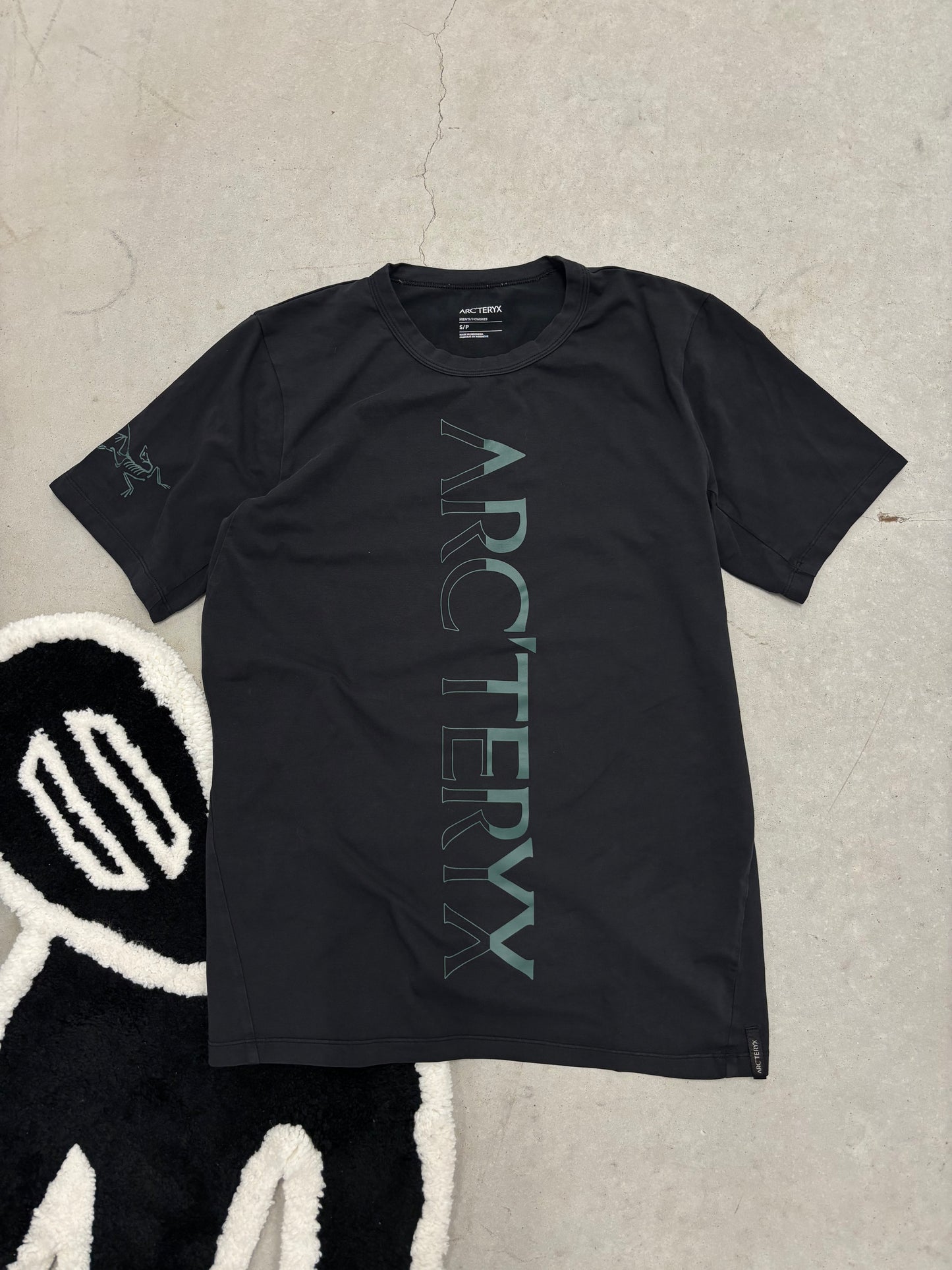 Arc'teryx Vertical Logo Tee Black Sz Small