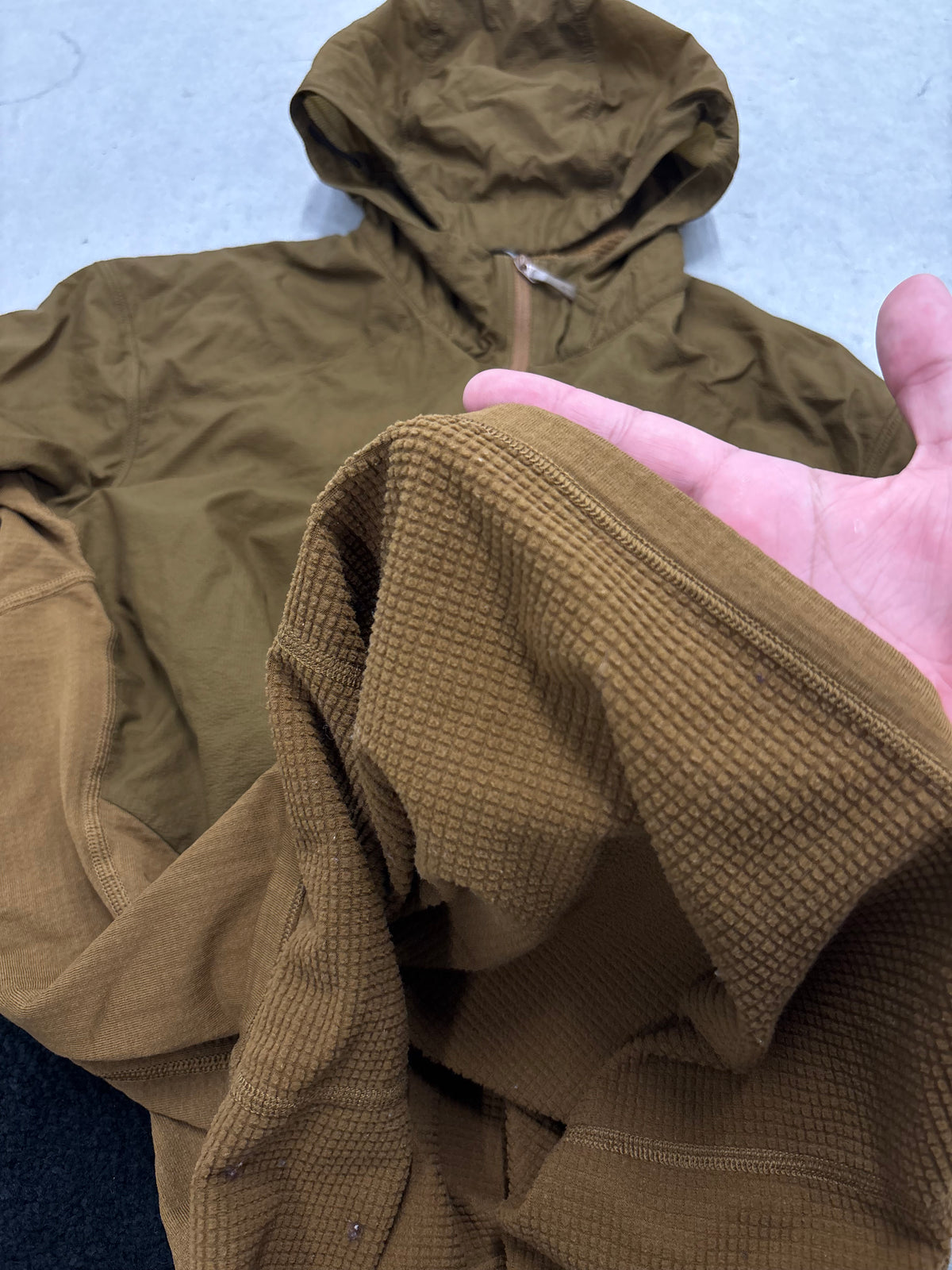 Arc'teryx Delta Hybrid Hoody Coyote Sz Medium