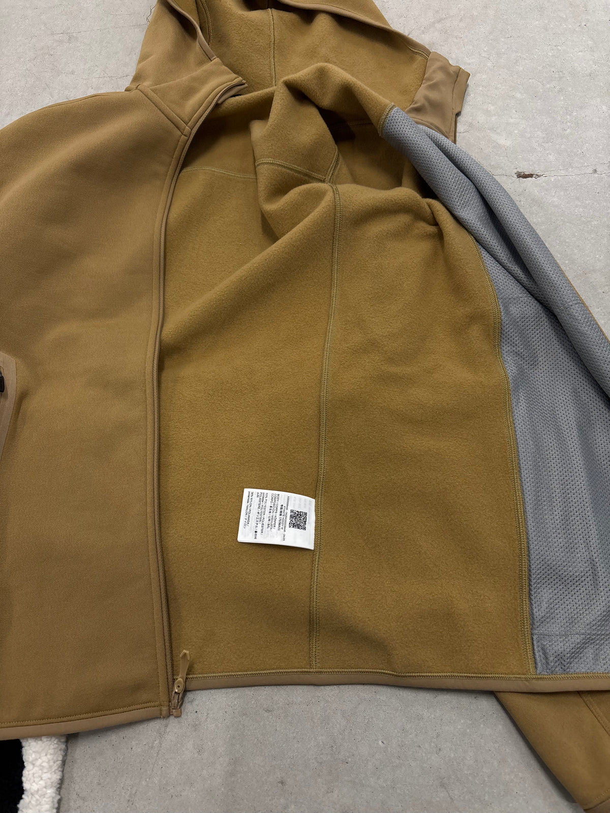 Arc'teryx Kyanite Hoody Camel Sz Small