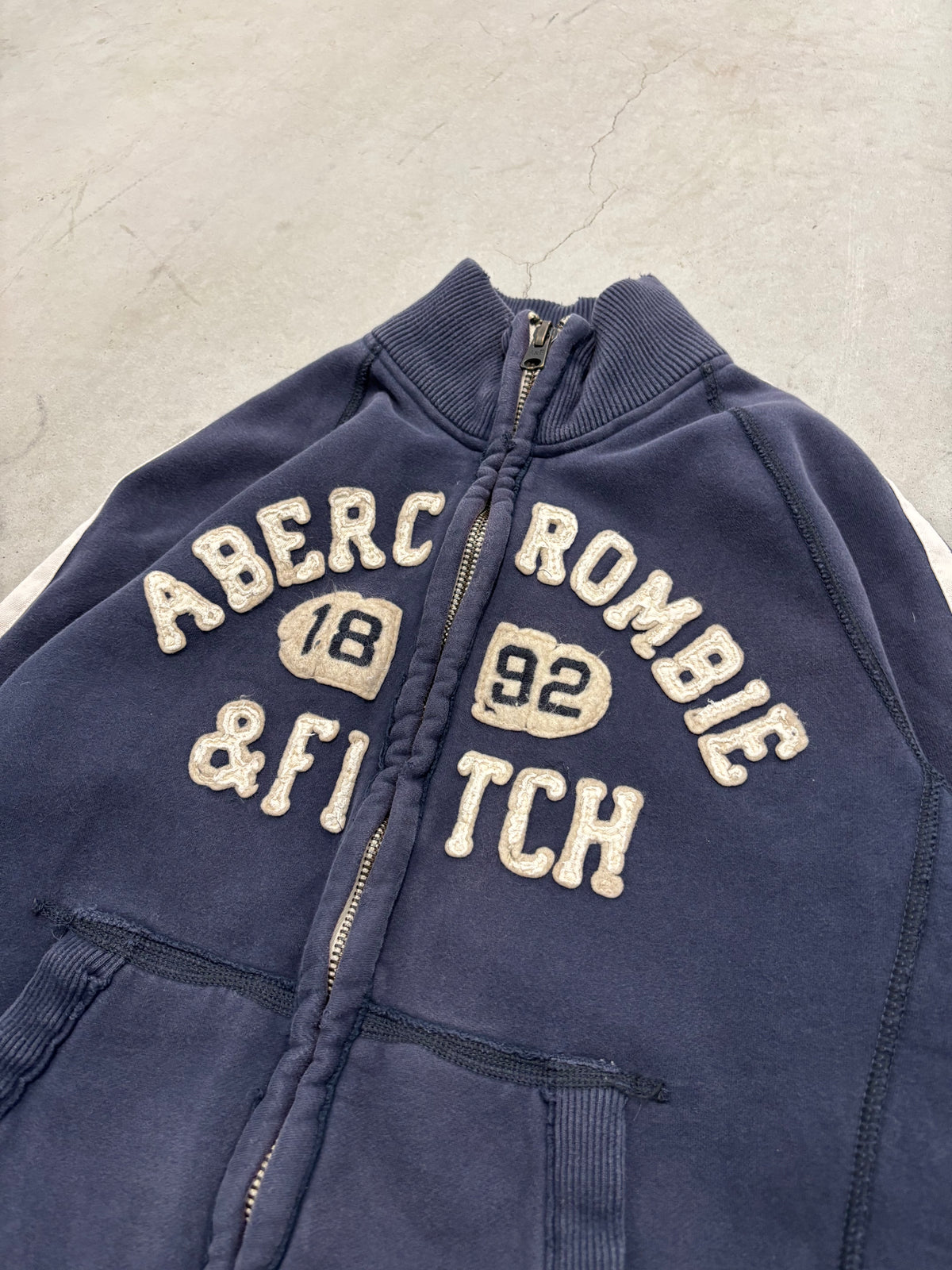 Abercrombie & Fitch Arch Logo Zip Sweatshirt Navy Sz Large (Day 9)