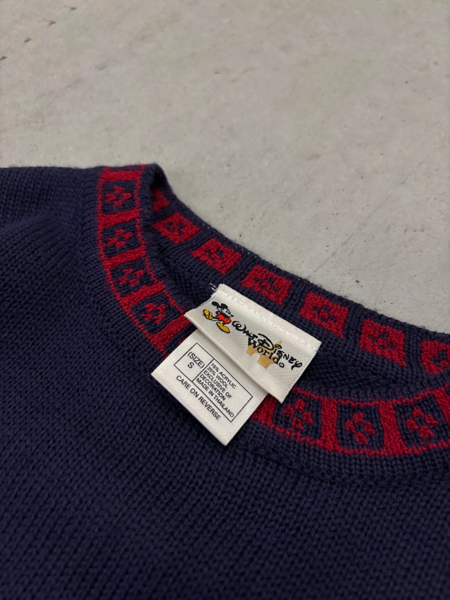 Y2K Winnie The Poo Knit Sweater Sz Small
