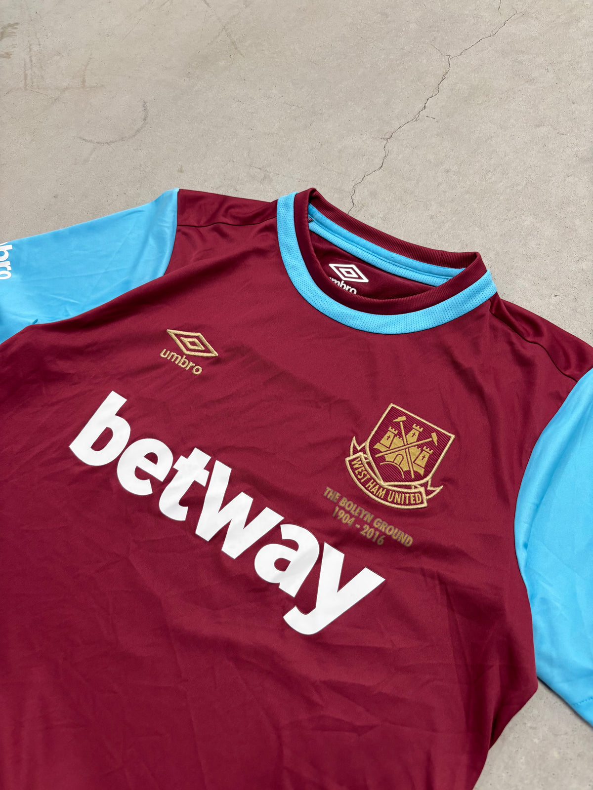 West Ham United 2016 Home Shirt Sz Medium (Day 11)