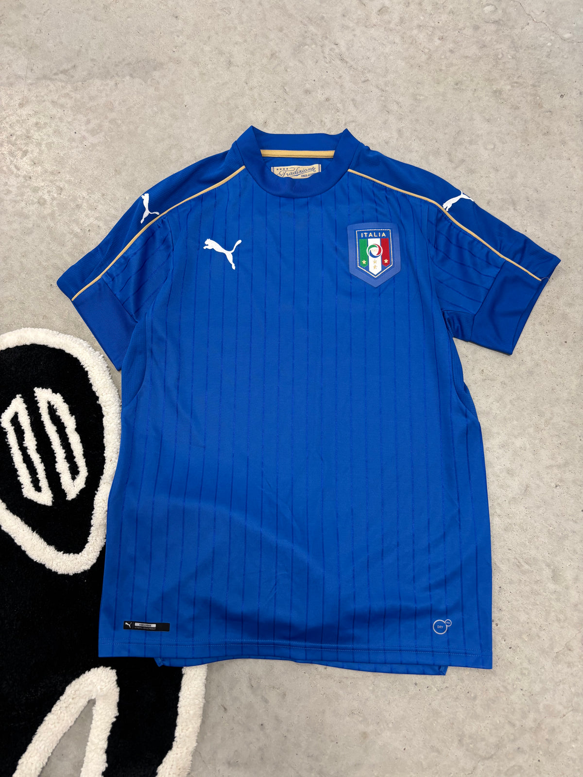 Puma Italia 2016 Home Jersey Sz Medium (Day 13)