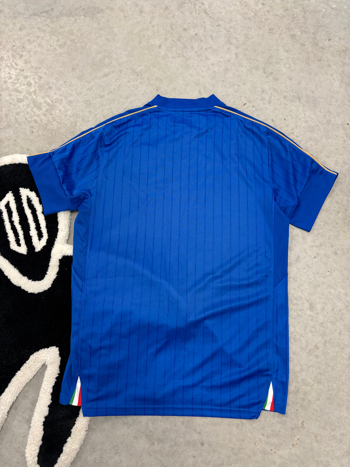 Puma Italia 2016 Home Jersey Sz Medium (Day 13)