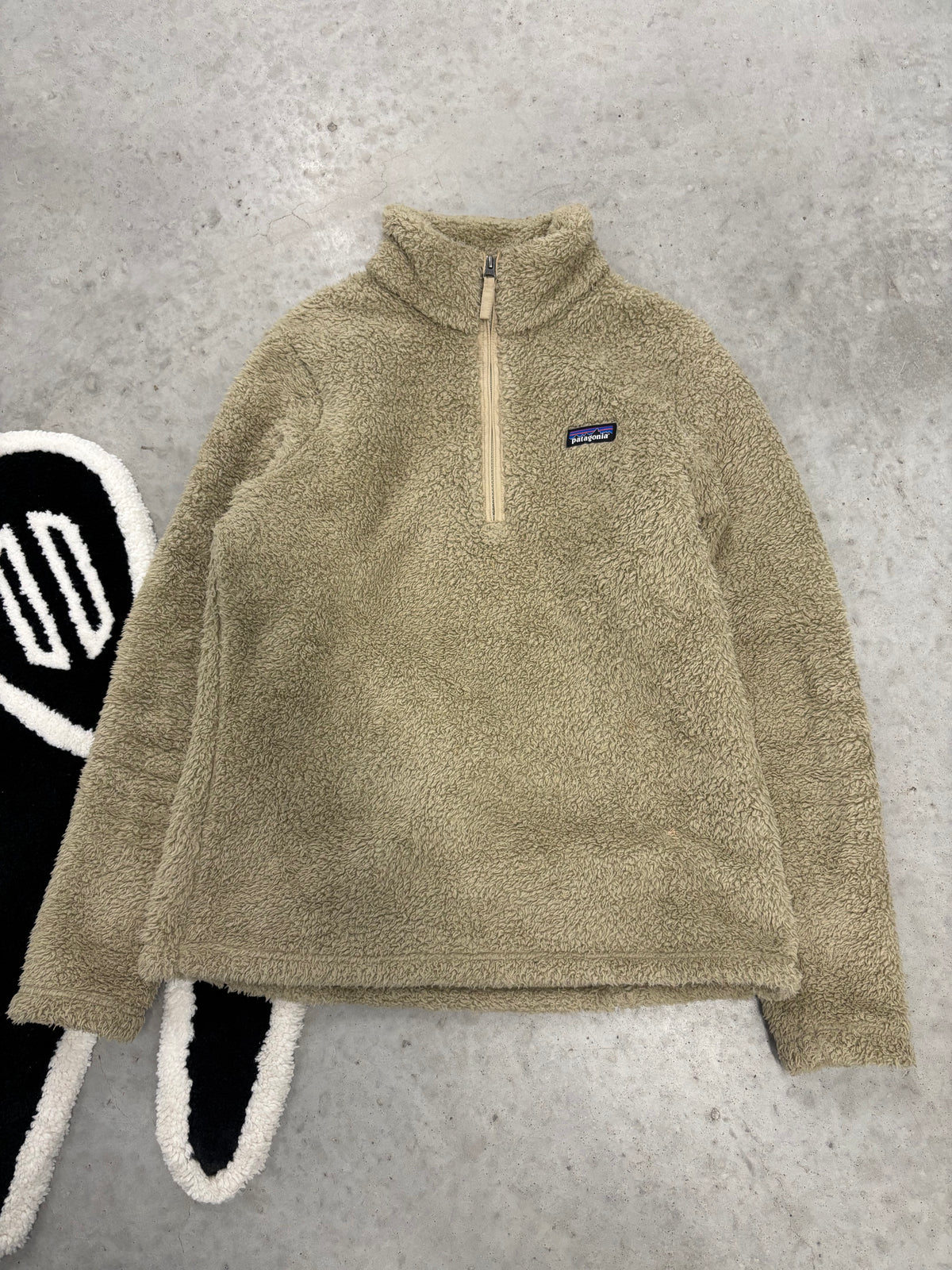 Patagonia Khaki Hooded Fleece Sz Large (Day 17)