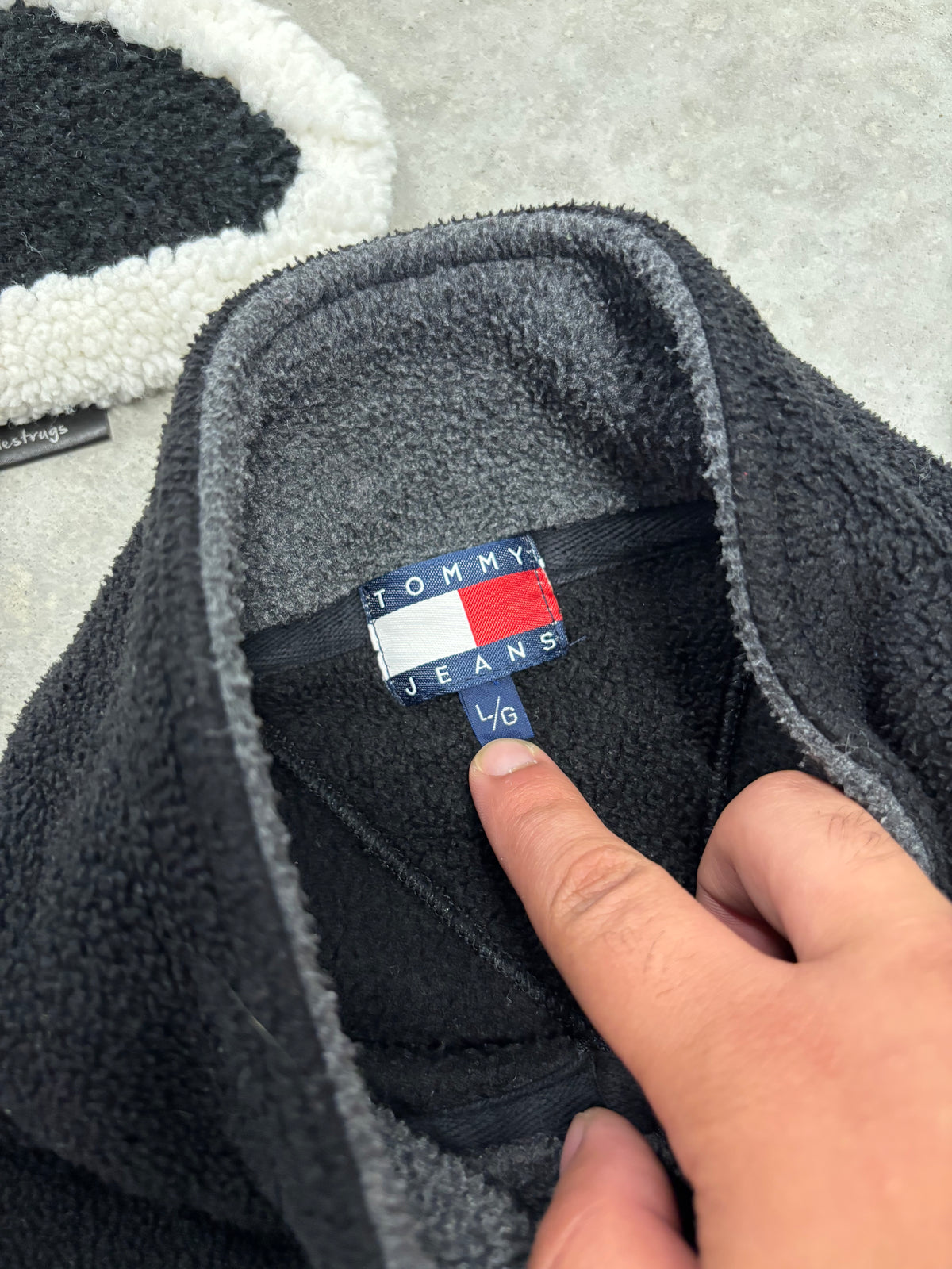 Vintage Tommy Jeans Black & White Fleece Sz Large (Day 19)