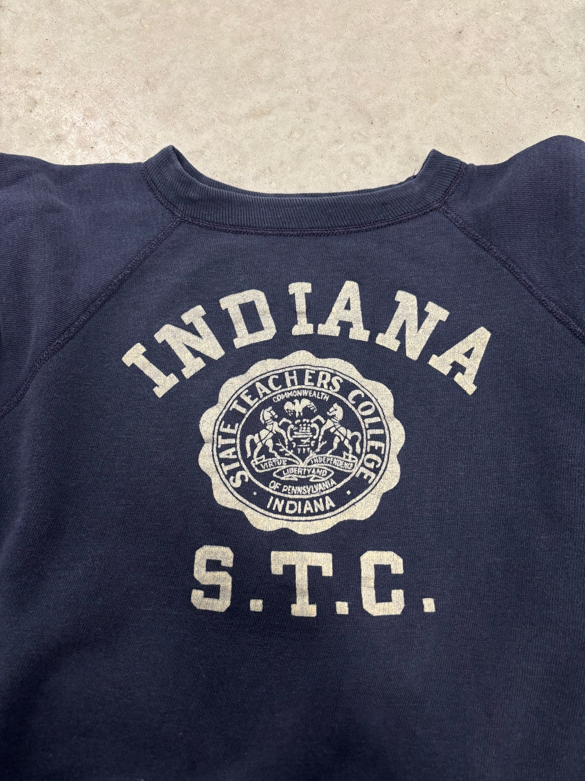 50s/60s Indiana State Teachers College STC Navy Raglan Sweatshirt Sz Medium (Day 22)