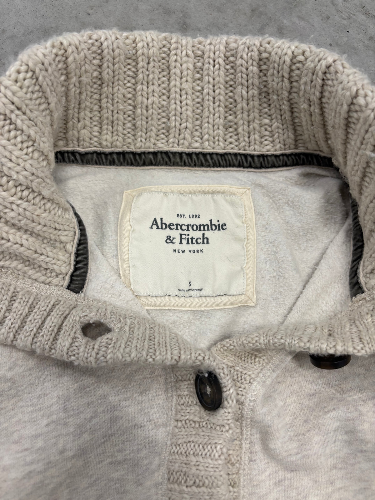Abercrombie & Fitch Shawl Collar Knit Cardigan Sz Small (Day 23)